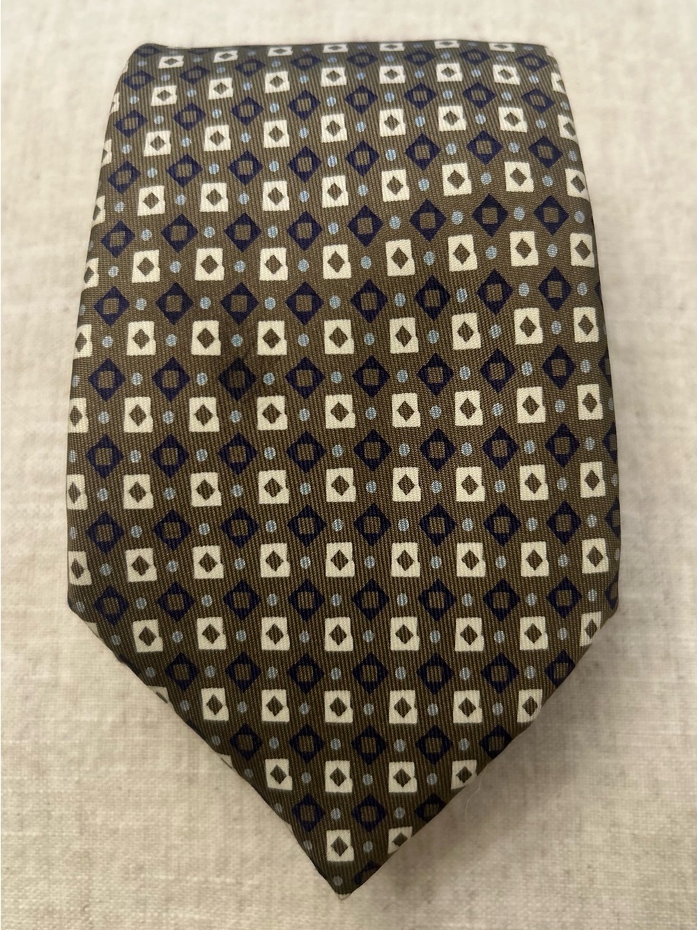 Authentic Hermes Brown 100% silk twill necktie made in France Geometric Design